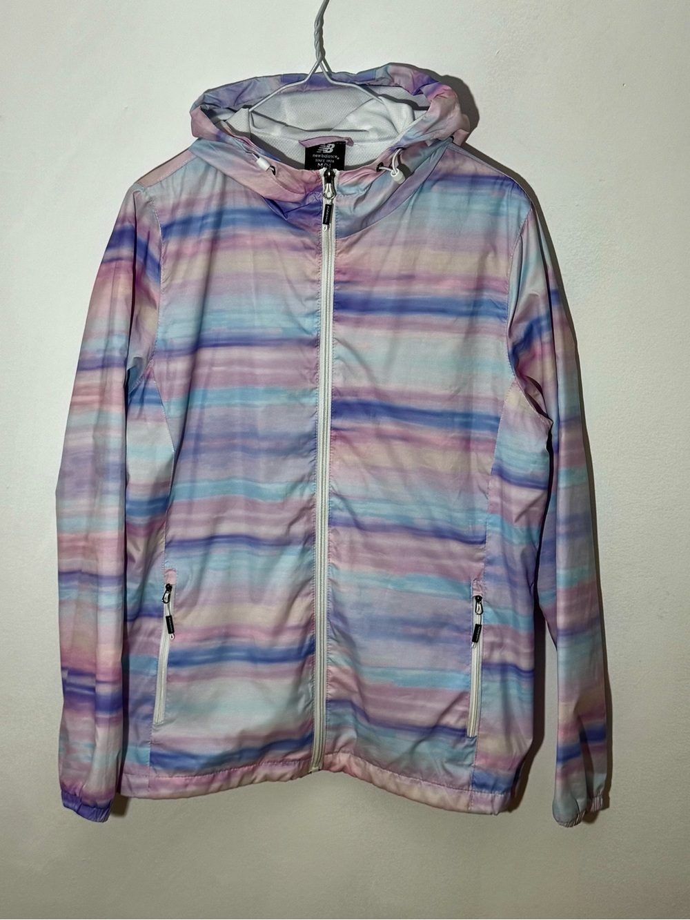 New Balance Women’s Lightweight Hooded Windbreaker Jacket Size M Pastel